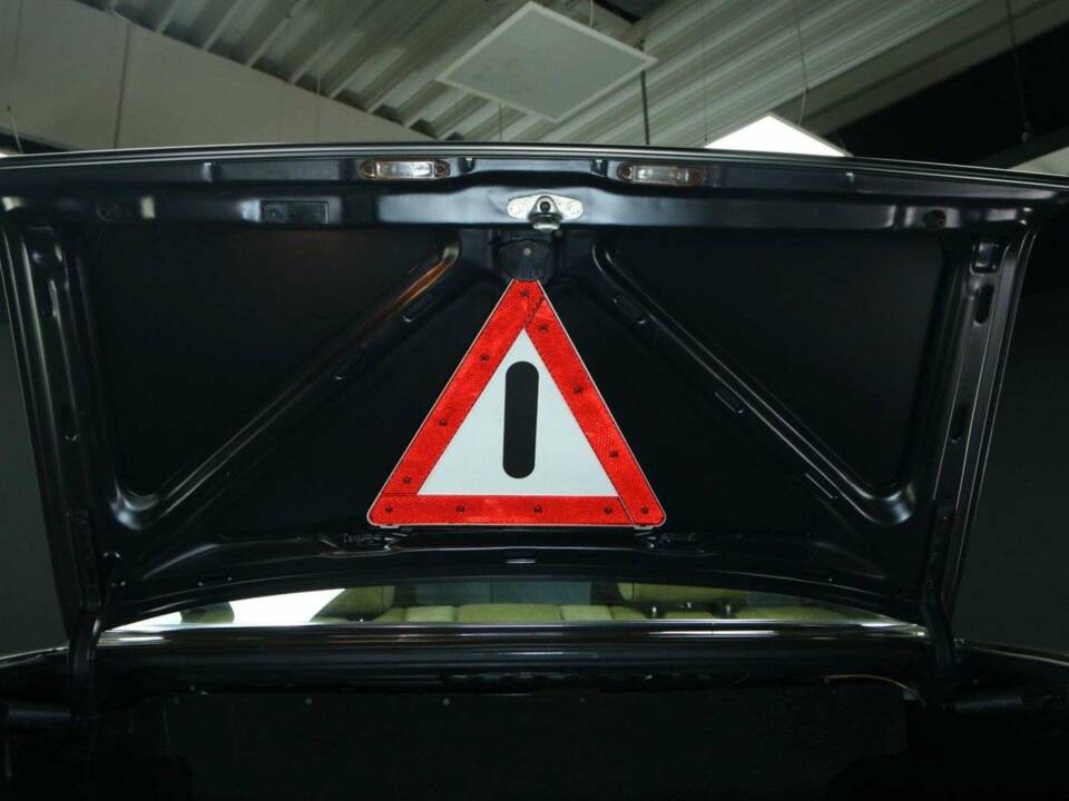 Bild 40/50 von Mercedes-Benz 300 D (1981)