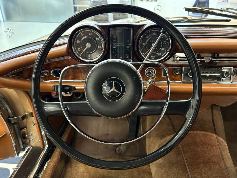 Bild 15/25 von Mercedes-Benz 250 SE (1966)