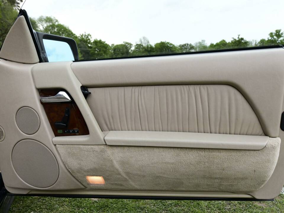 Image 50/50 of Mercedes-Benz SL 500 (1995)