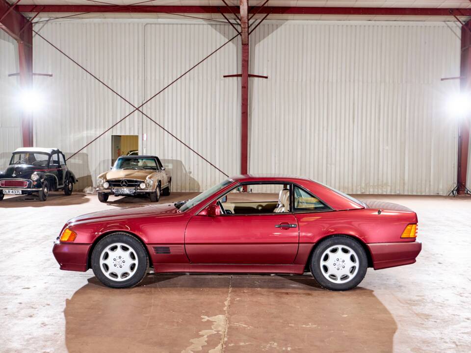Image 10/43 of Mercedes-Benz 500 SL (1992)