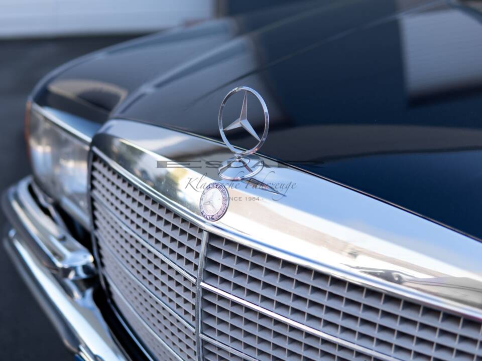 Image 21/30 of Mercedes-Benz 450 SEL 6,9 (1977)