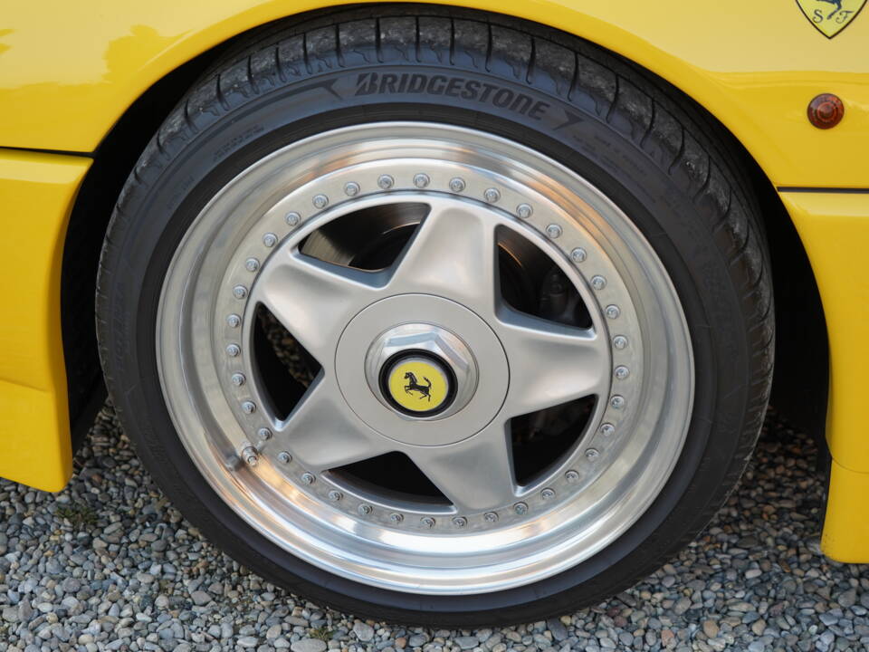 Bild 33/82 von Ferrari 348 TS (1990)