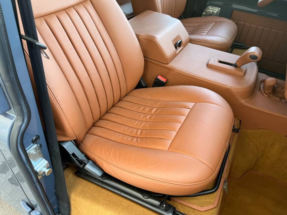 Bild 42/100 von Land Rover Defender 110 (2014)