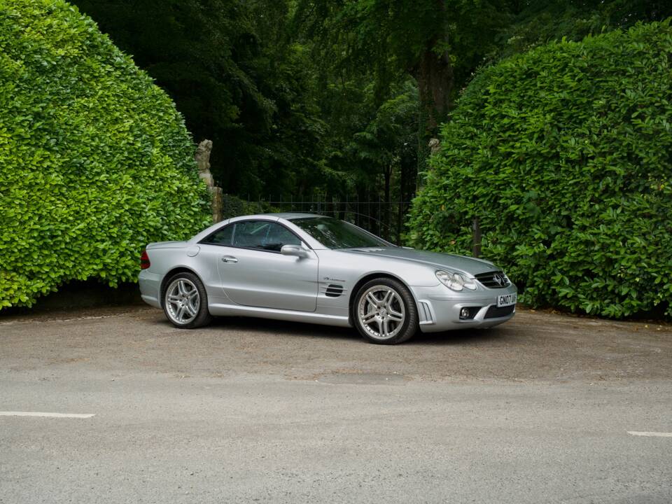 Image 11/23 de Mercedes-Benz SL 55 AMG (2007)