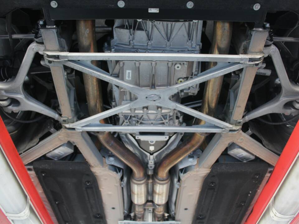 Image 16/50 de Mercedes-Benz SLS AMG (2011)