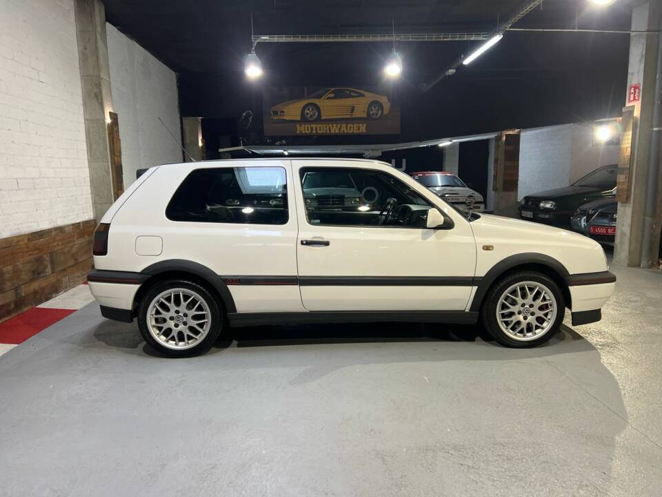 Image 24/50 de Volkswagen Golf III 2.0 16V GTI (1997)