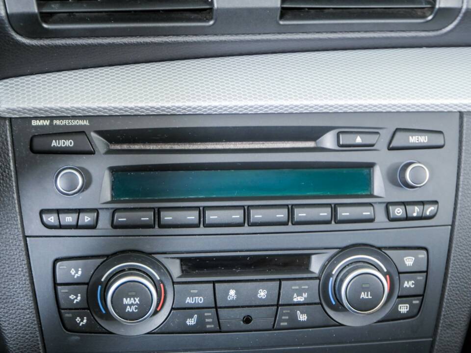 Immagine 28/50 di BMW 120i (2012)