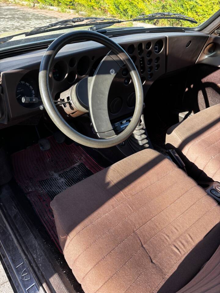 Image 7/16 de Lancia Trevi 2000 I.E. (1982)