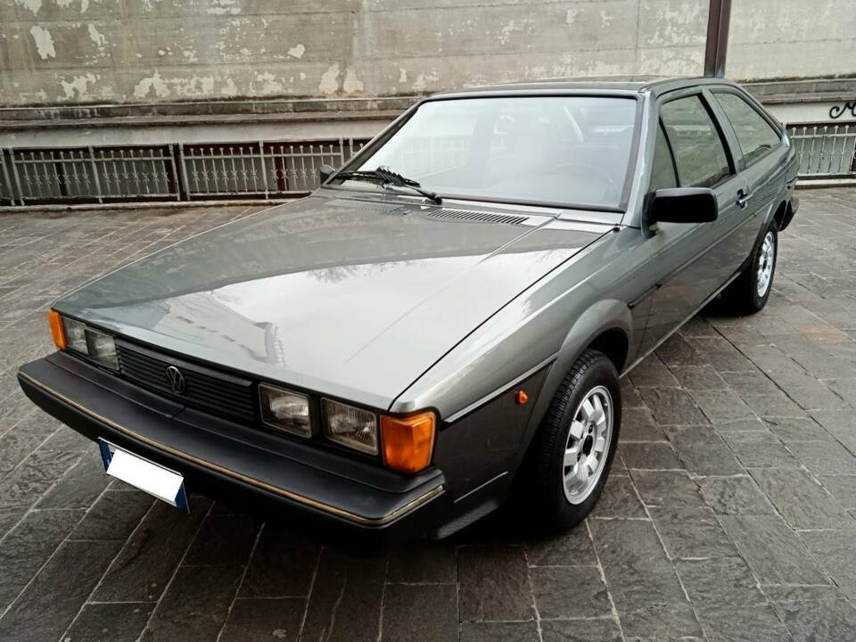 Image 3/67 de Volkswagen Scirocco II GT (1984)