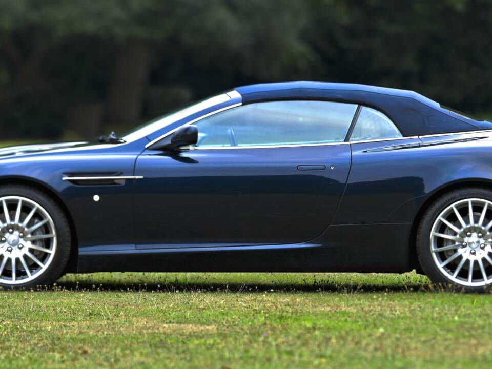 Image 19/50 of Aston Martin DB 9 Volante (2006)