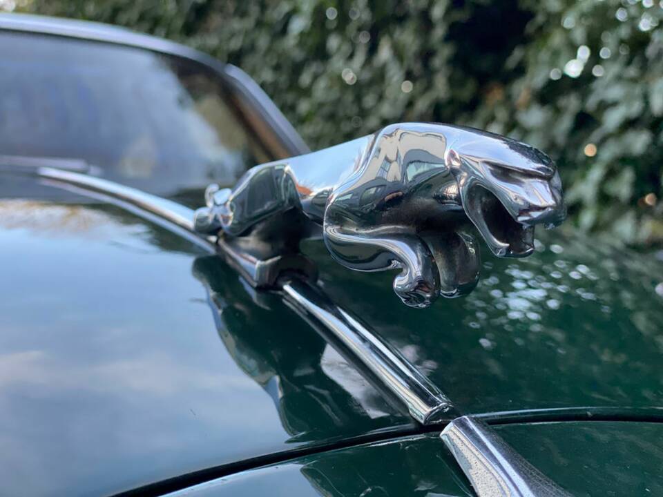 Image 6/7 of Jaguar Mk II 2.4 (1967)