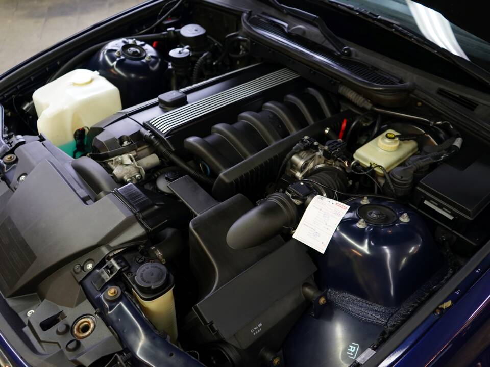 Image 28/33 of BMW 323ti Compact (1999)