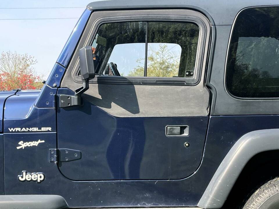 Image 26/38 of Jeep Wrangler Sport Hardtop 2.5 (1997)