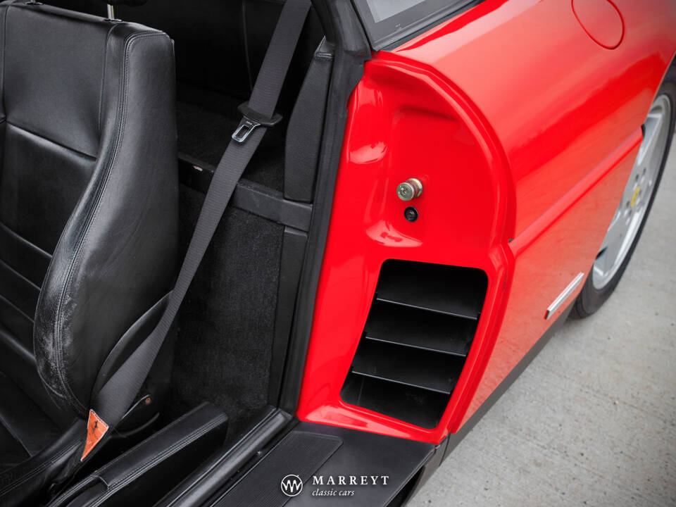 Image 35/64 de Ferrari 348 TB (1989)
