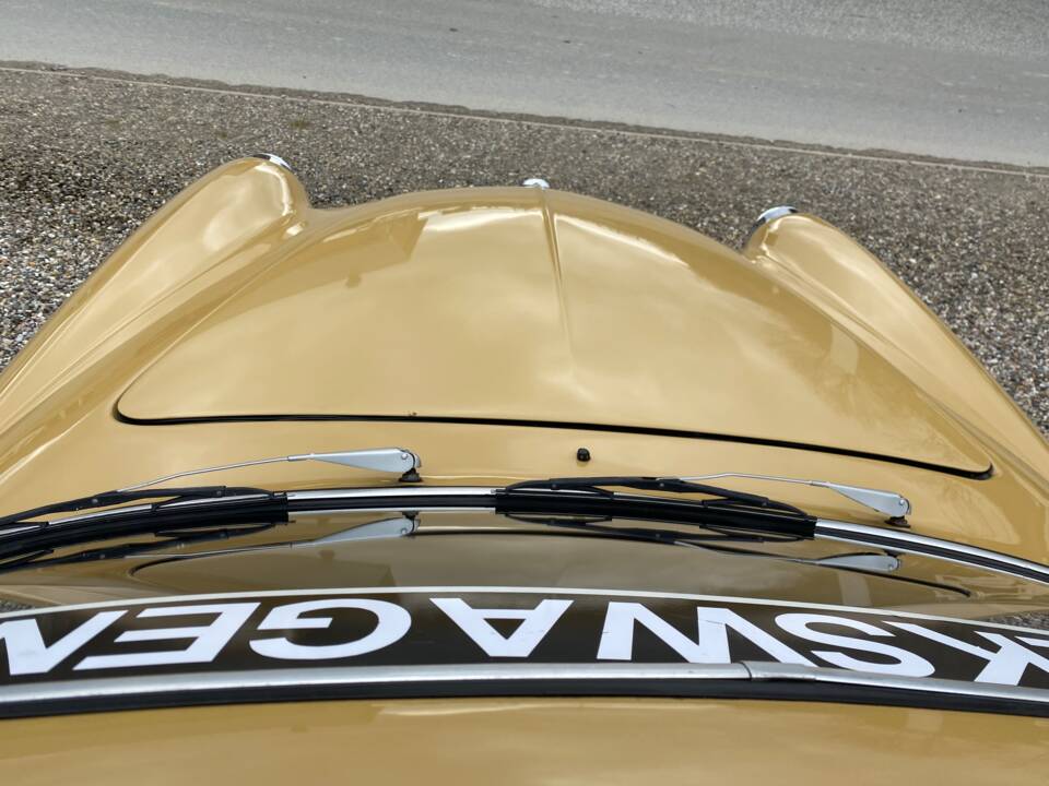 Image 18/42 de Volkswagen Karmann Ghia 1600 (1970)