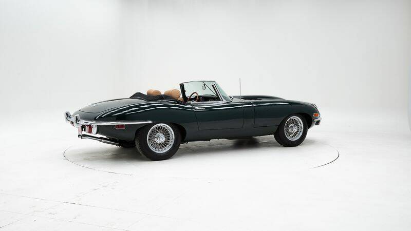 Image 3/15 de Jaguar E-Type (1970)