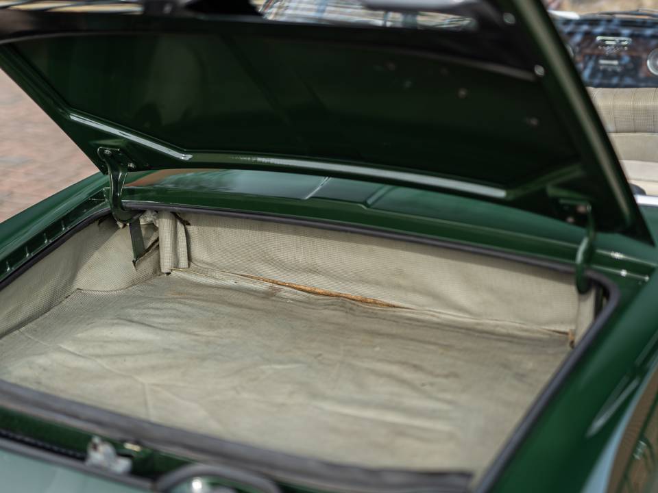 Image 20/38 of Volkswagen Karmann Ghia 1500 (1968)