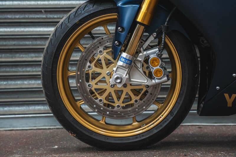Image 36/46 de Yamaha YZF-R1 (2006)