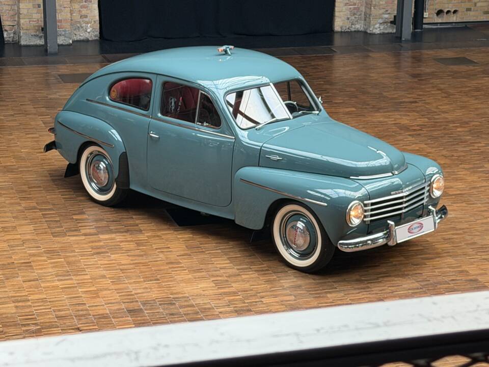 Image 6/34 of Volvo PV 444 (1951)
