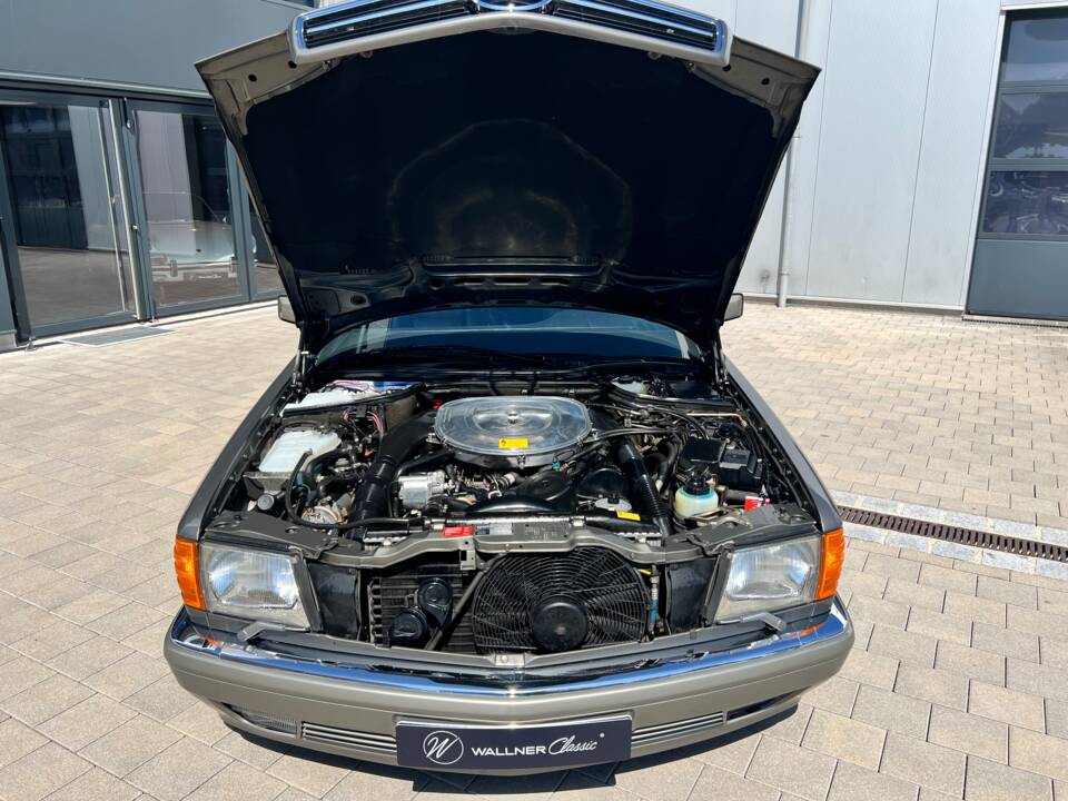 Bild 18/33 von Mercedes-Benz 560 SEC (1991)