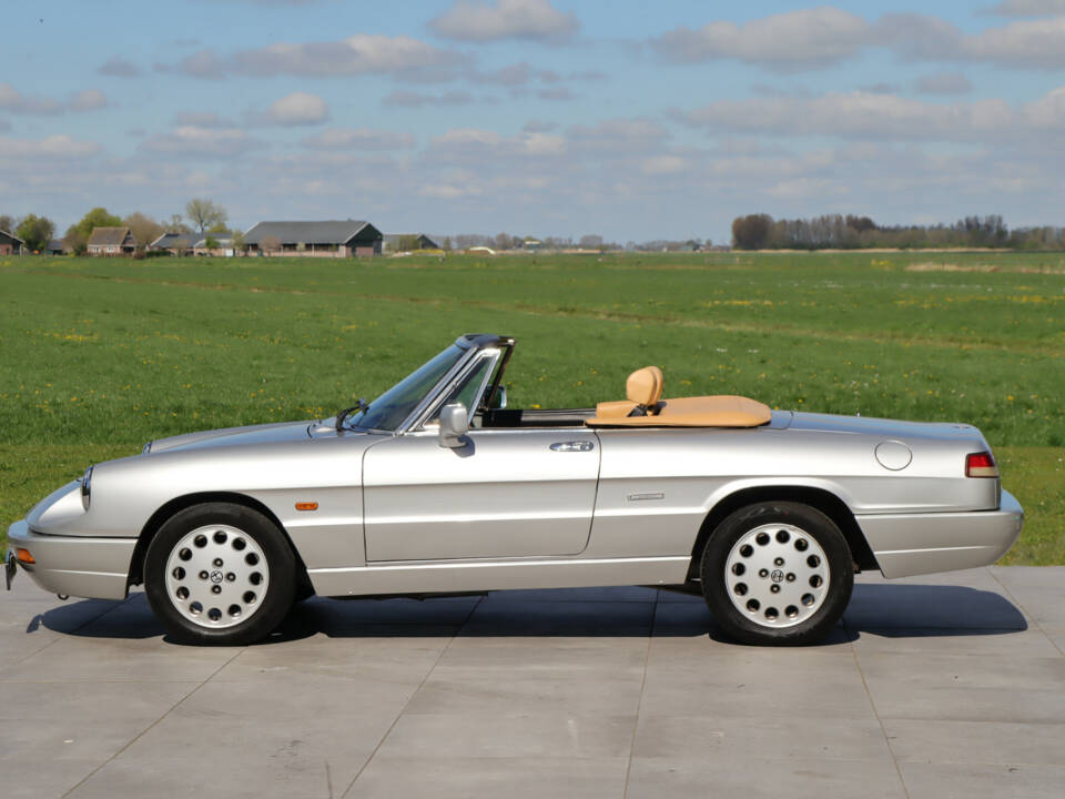 Image 39/50 of Alfa Romeo 2.0 Spider (1992)
