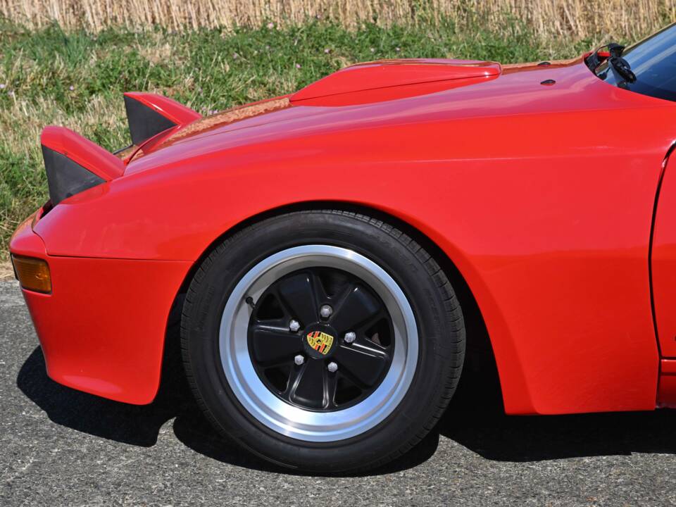 Image 34/50 of Porsche 924 Carrera GT (1986)
