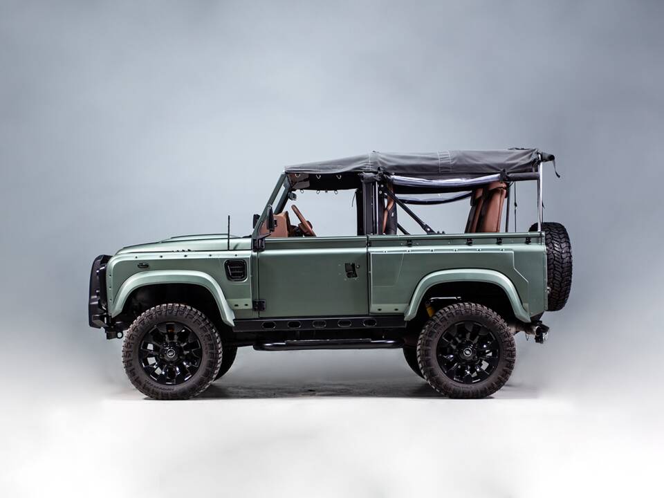 Image 8/44 of Land Rover Defender 90 (2011)