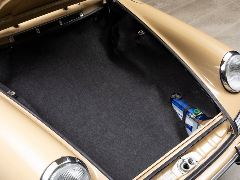 Bild 21/26 von Porsche 911 2.0 (1966)