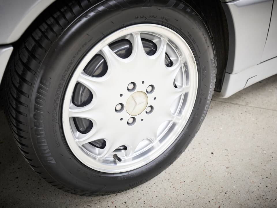 Immagine 52/95 di Mercedes-Benz SL 600 (1998)