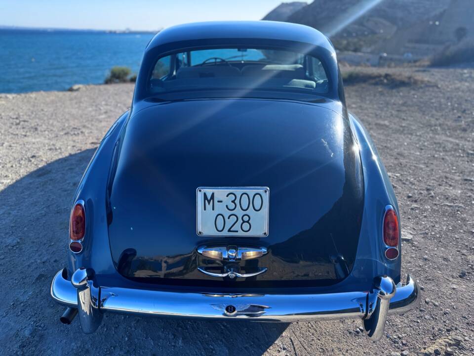 Image 32/46 of Bentley S 2 (1961)