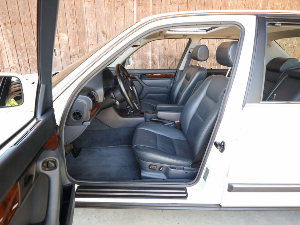 Bild 8/70 von BMW 735i (1991)