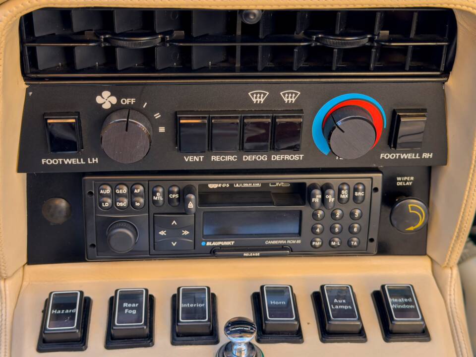 Afbeelding 18/22 van Aston Martin V8 Vantage X-Pack (1987)