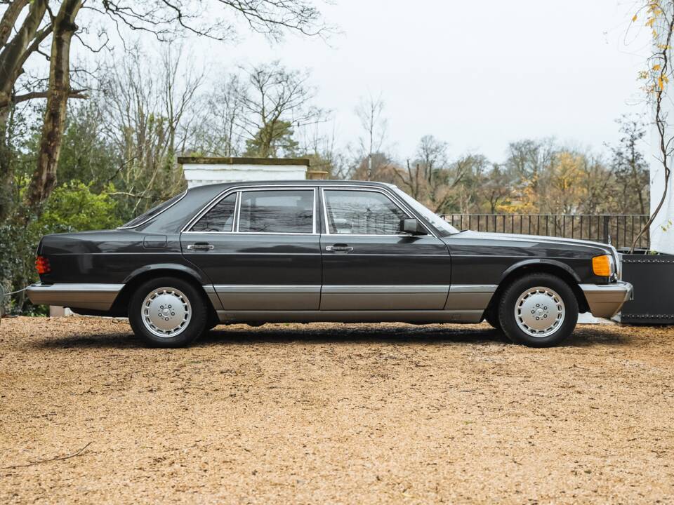 Image 12/47 of Mercedes-Benz 420 SEL (1988)