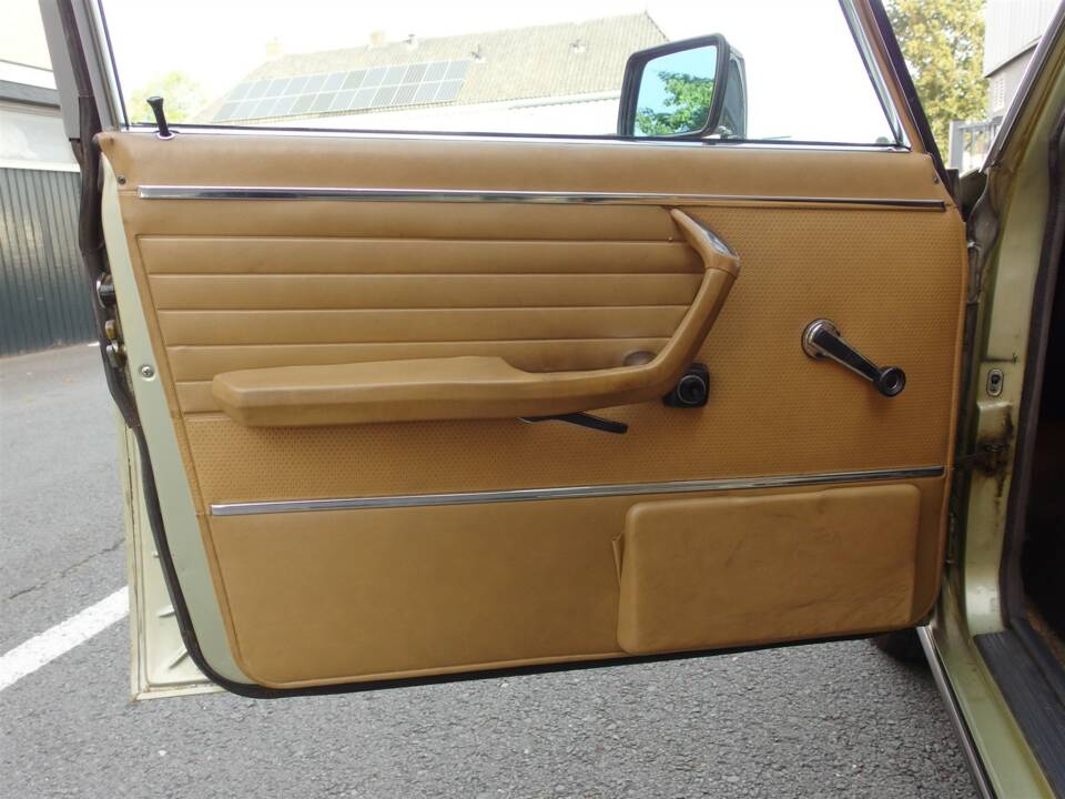 Image 49/95 de BMW 2500 (1977)