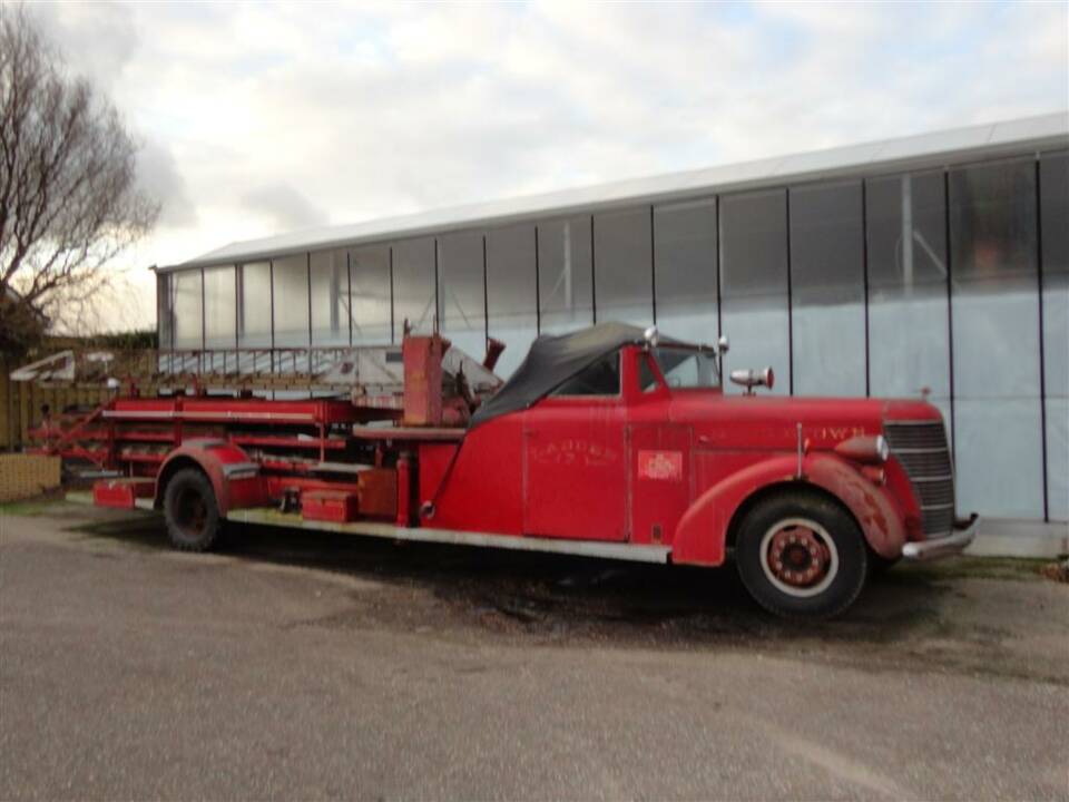 Afbeelding 2/13 van American LaFrance 700 Series Fire Truck (1950)