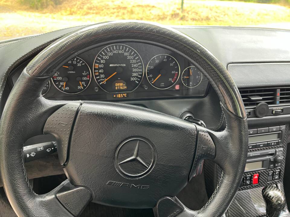 Image 12/21 of Mercedes-Benz SL 55 AMG (1999)