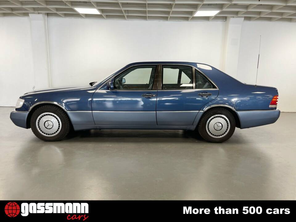 Image 4/15 de Mercedes-Benz 300 SE (1991)