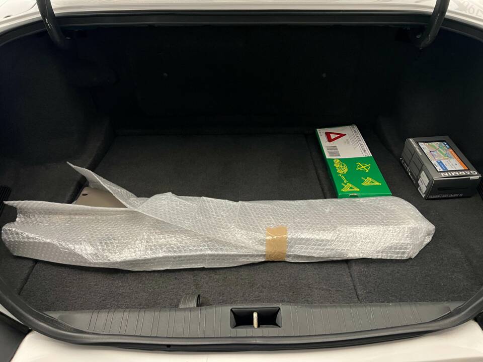 Image 15/15 of Jaguar XJ 6 4.0 Sovereign (1997)