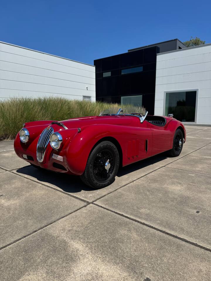 Image 6/34 of Jaguar XK 140 OTS (1955)