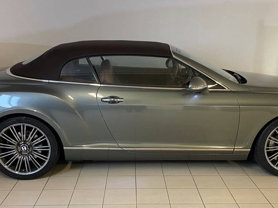 Afbeelding 1/6 van Bentley Continental GTC (2010)