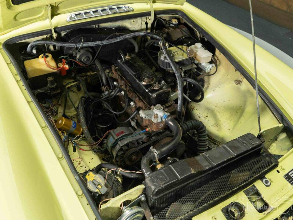 Image 17/19 de MG MGB (1977)