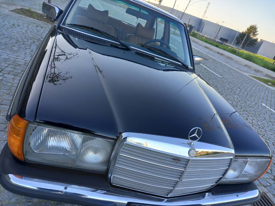 Afbeelding 37/40 van Mercedes-Benz 240 D (1982)