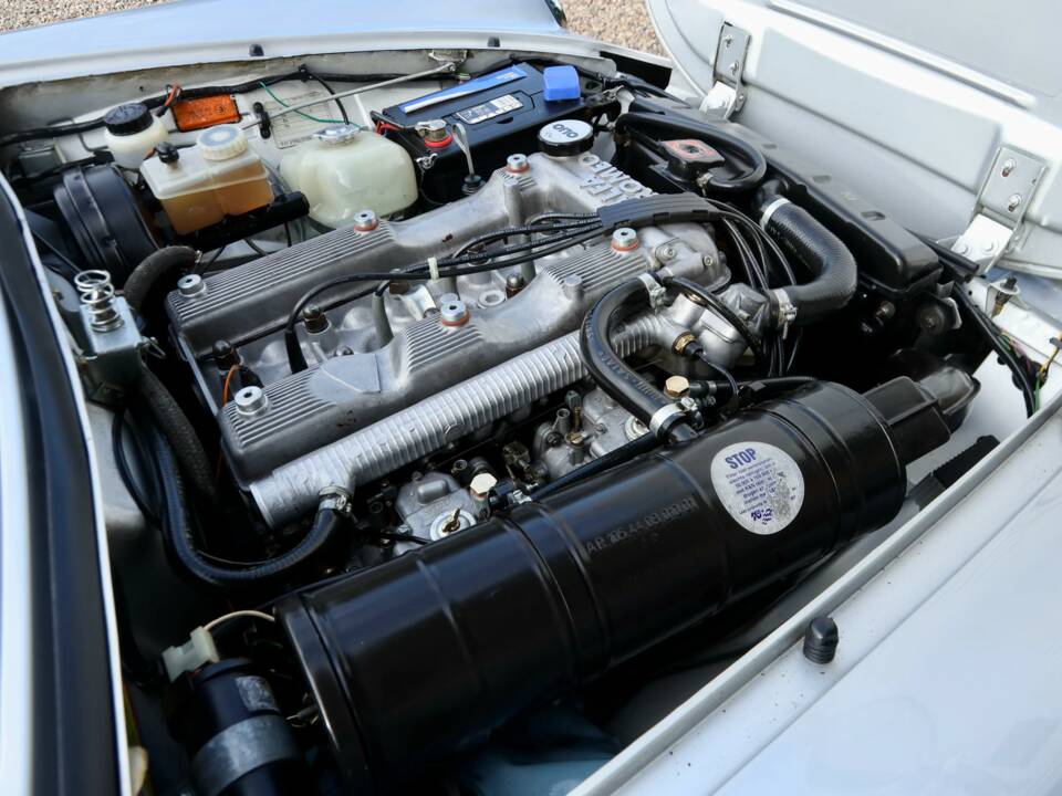 Immagine 22/50 di Alfa Romeo 2.0 Spider QV (1988)