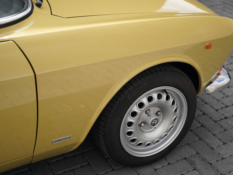 Bild 44/50 von Alfa Romeo 2000 GT Veloce (1975)