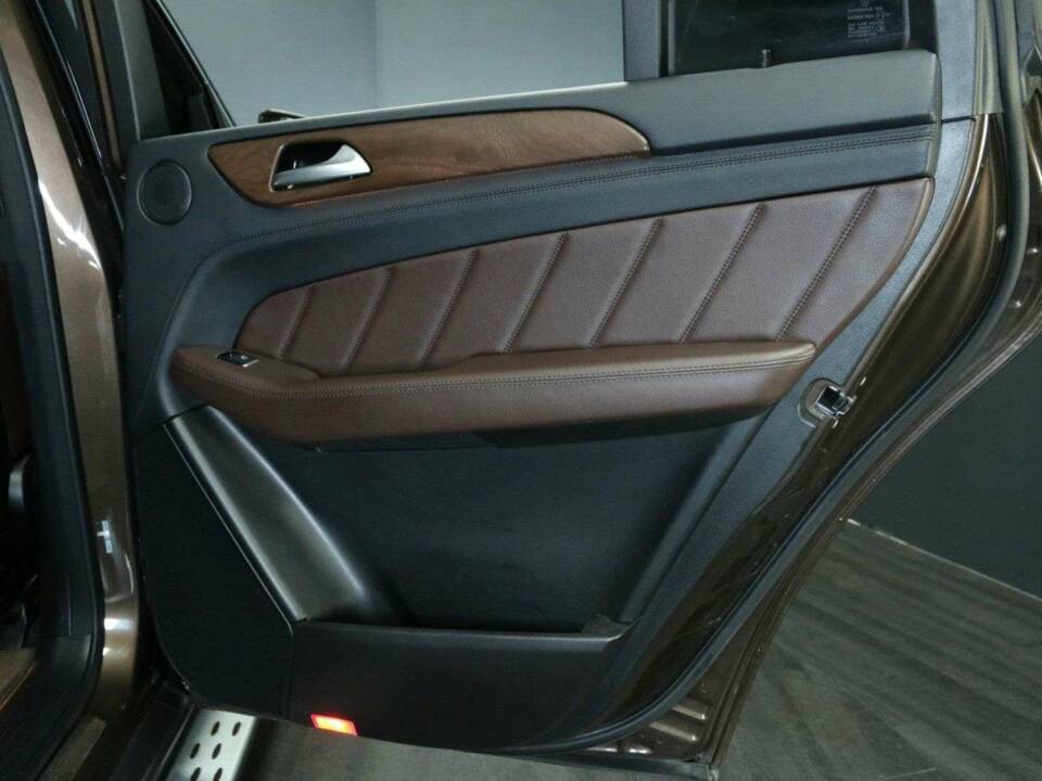 Bild 13/50 von Mercedes-Benz GL 350 BlueTEC 4MATIC (2016)