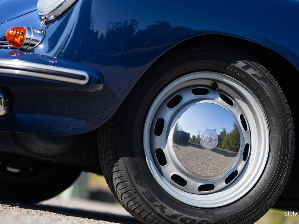 Image 29/57 of Porsche 356 C 1600 SC (1964)