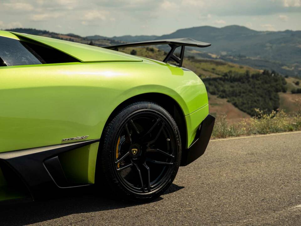 Image 22/25 de Lamborghini Murciélago LP670-4 SV (2009)