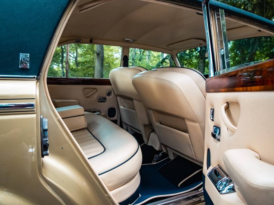 Image 15/36 de Rolls-Royce Silver Shadow II (1980)