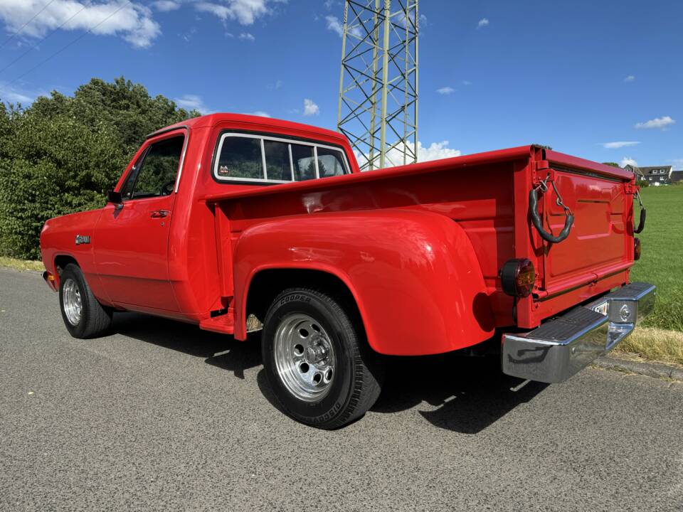 Bild 7/17 von Dodge D 150 Sweptline (1983)