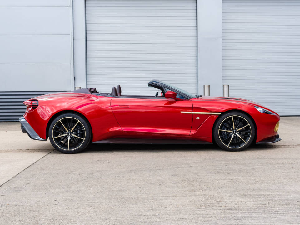 Immagine 15/70 di Aston Martin Vanquish Zagato Volante (2017)
